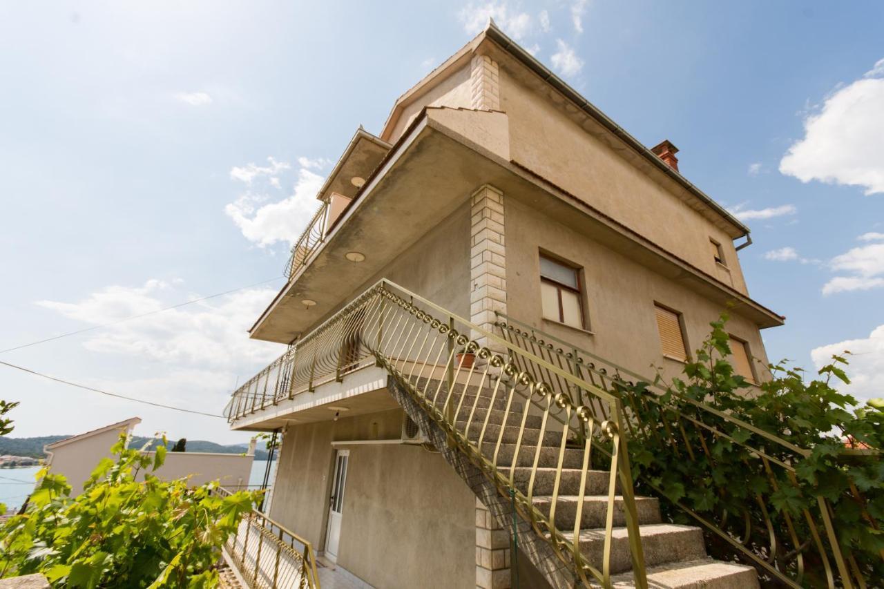Apartmani Mila A1 & A2 & 3 Trogir Exterior photo