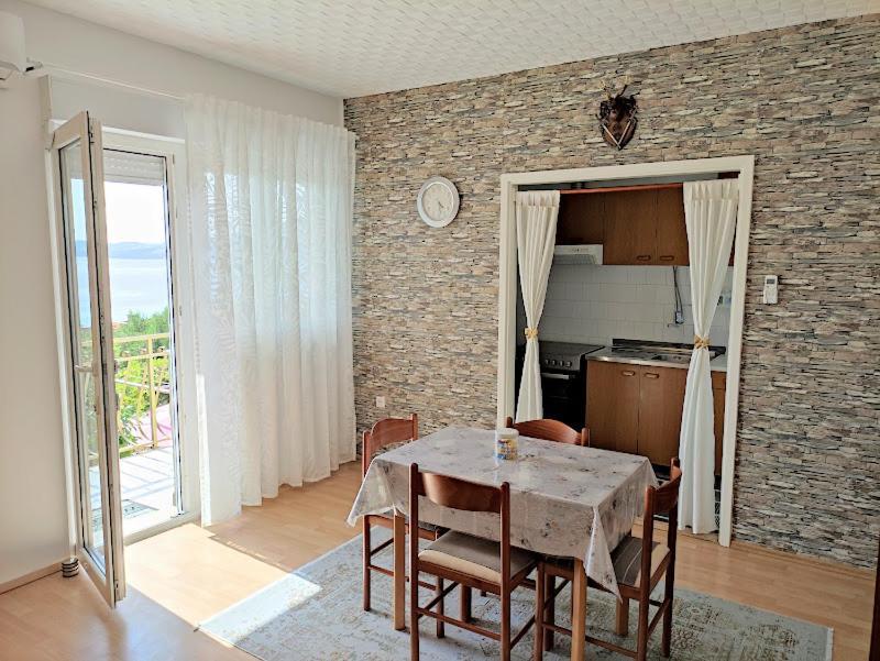 Apartmani Mila A1 & A2 & 3 Trogir Exterior photo