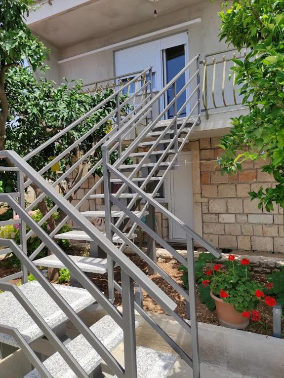 Apartmani Mila A1 & A2 & 3 Trogir Exterior photo