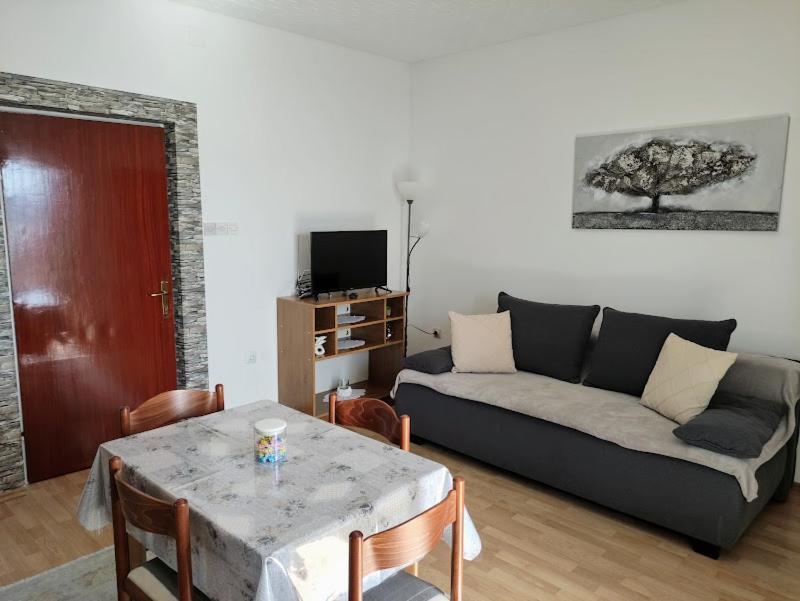 Apartmani Mila A1 & A2 & 3 Trogir Exterior photo