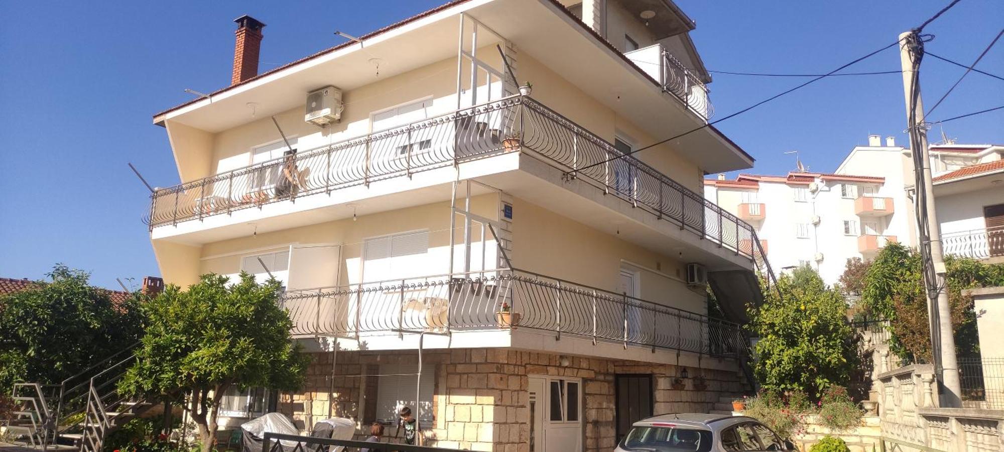 Apartmani Mila A1 & A2 & 3 Trogir Exterior photo
